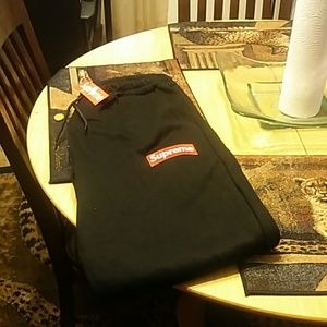 Size large mens supreme skate pants.